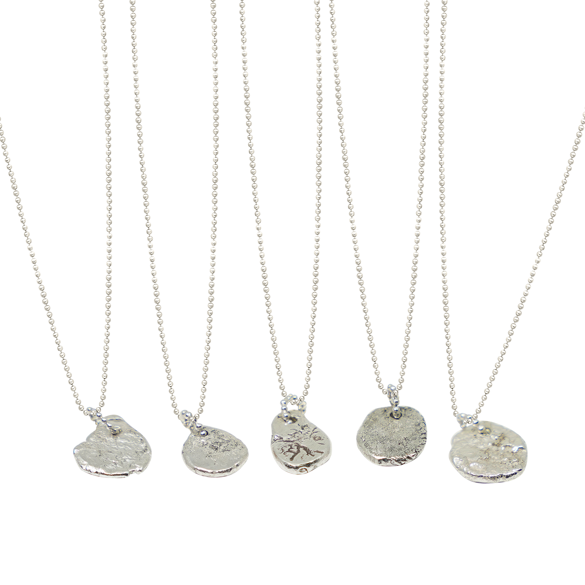 Zilveren nugget aan ketting in muntvorm
