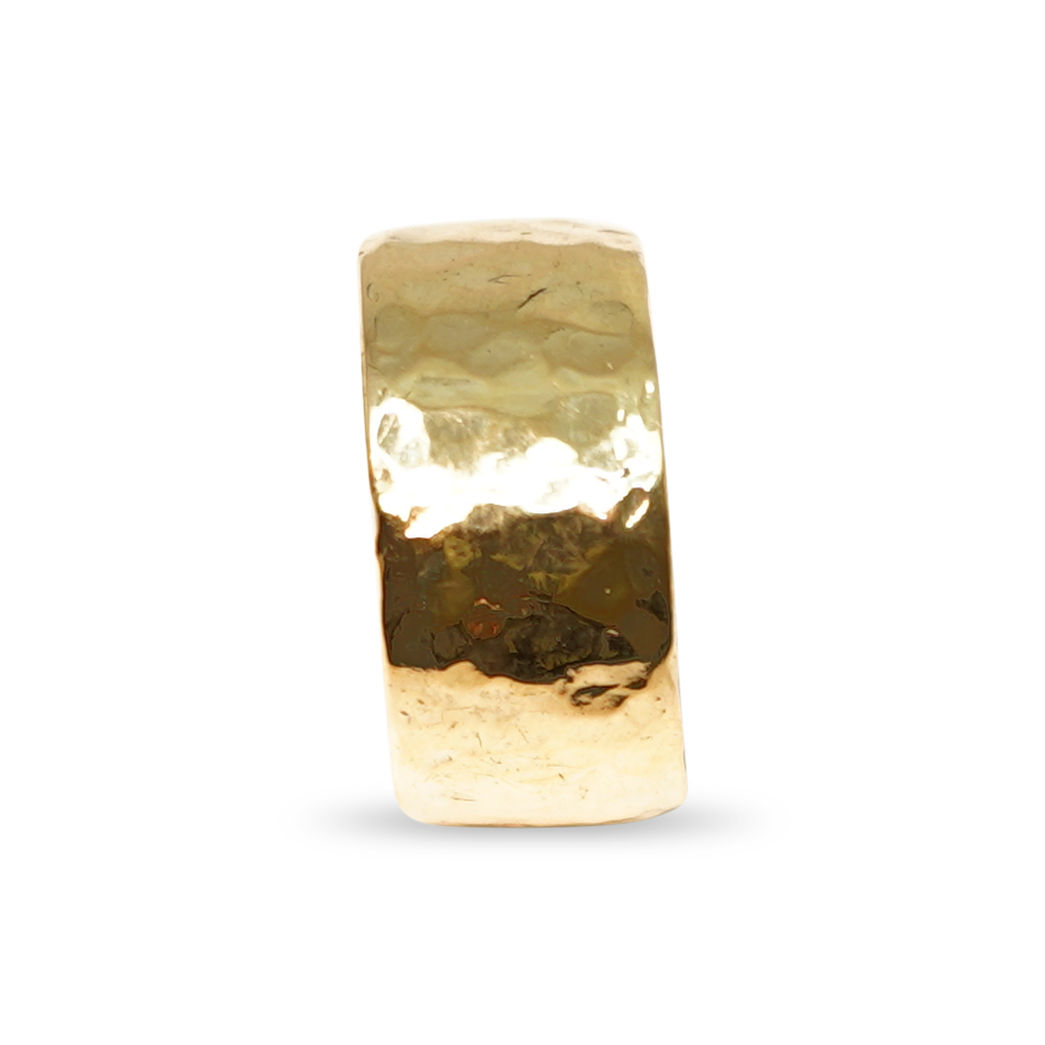 BREDE GEHAMERDE GOUDEN RING