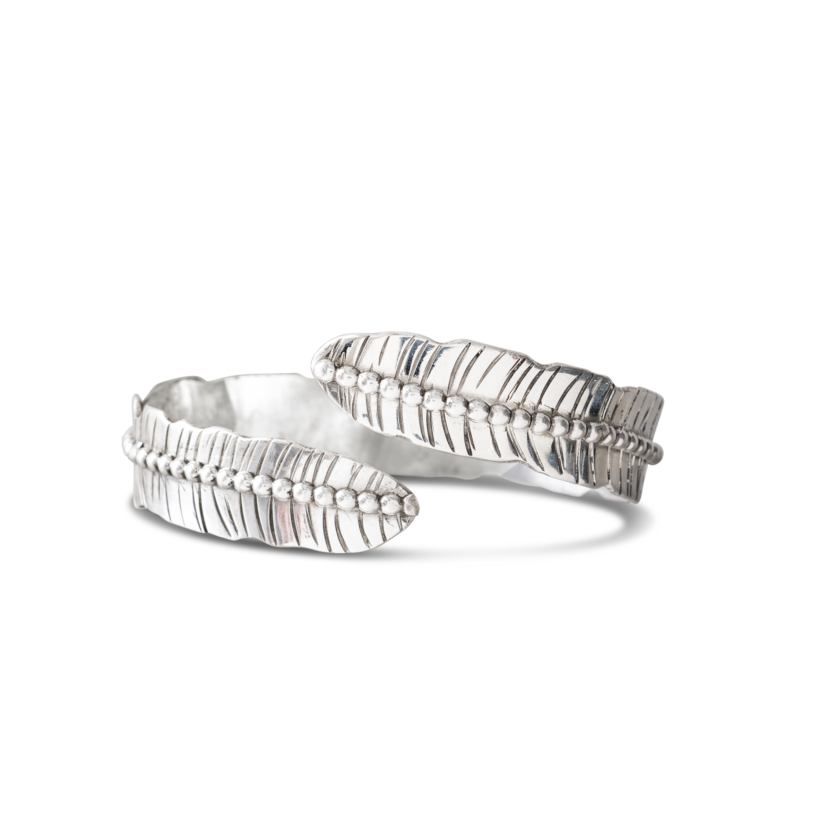 BREDE ZILVEREN ARMBAND IN VEERVORM