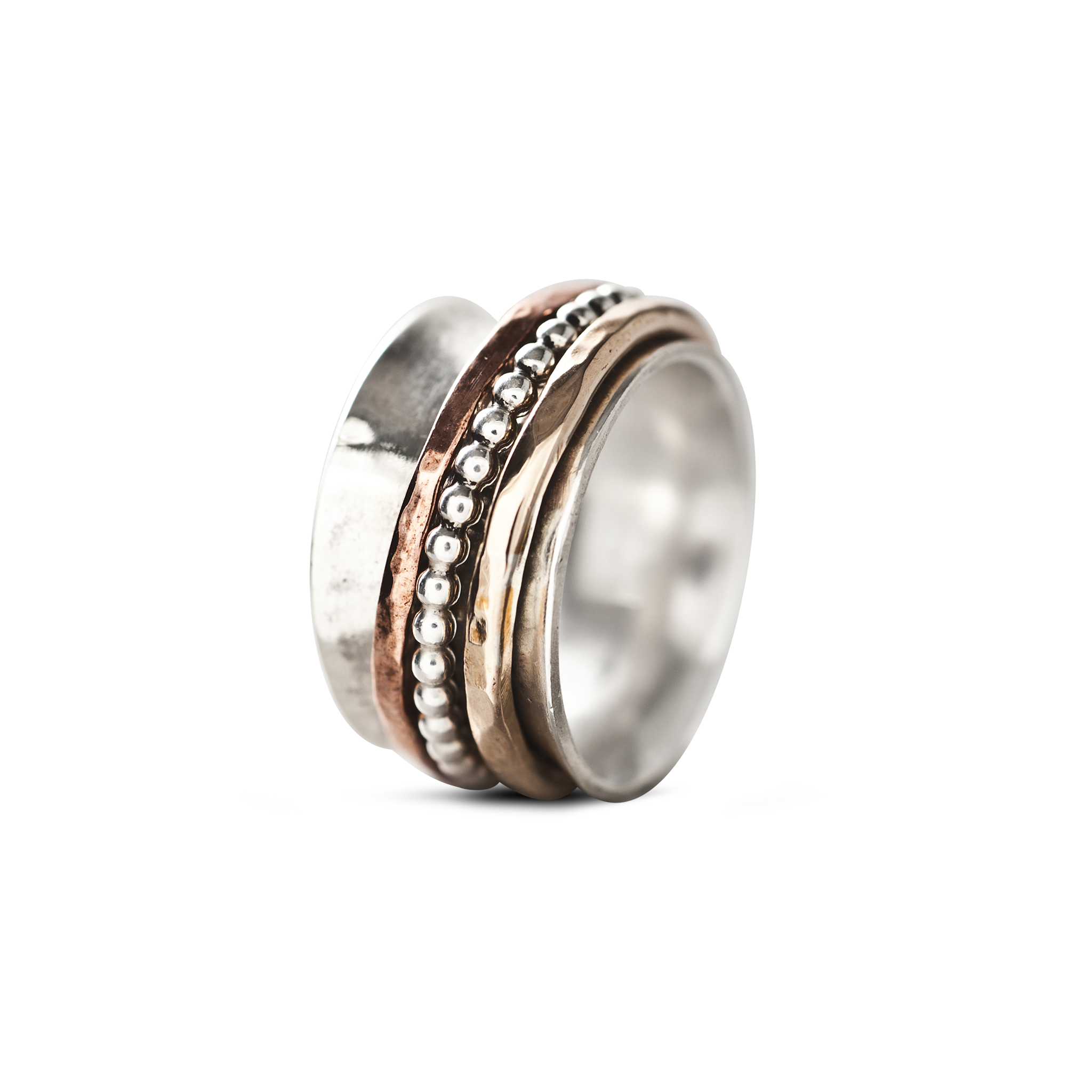 BREDE ZILVEREN RING MET GEHAMERD BRONZEN EN ZILVEREN RINGETJE