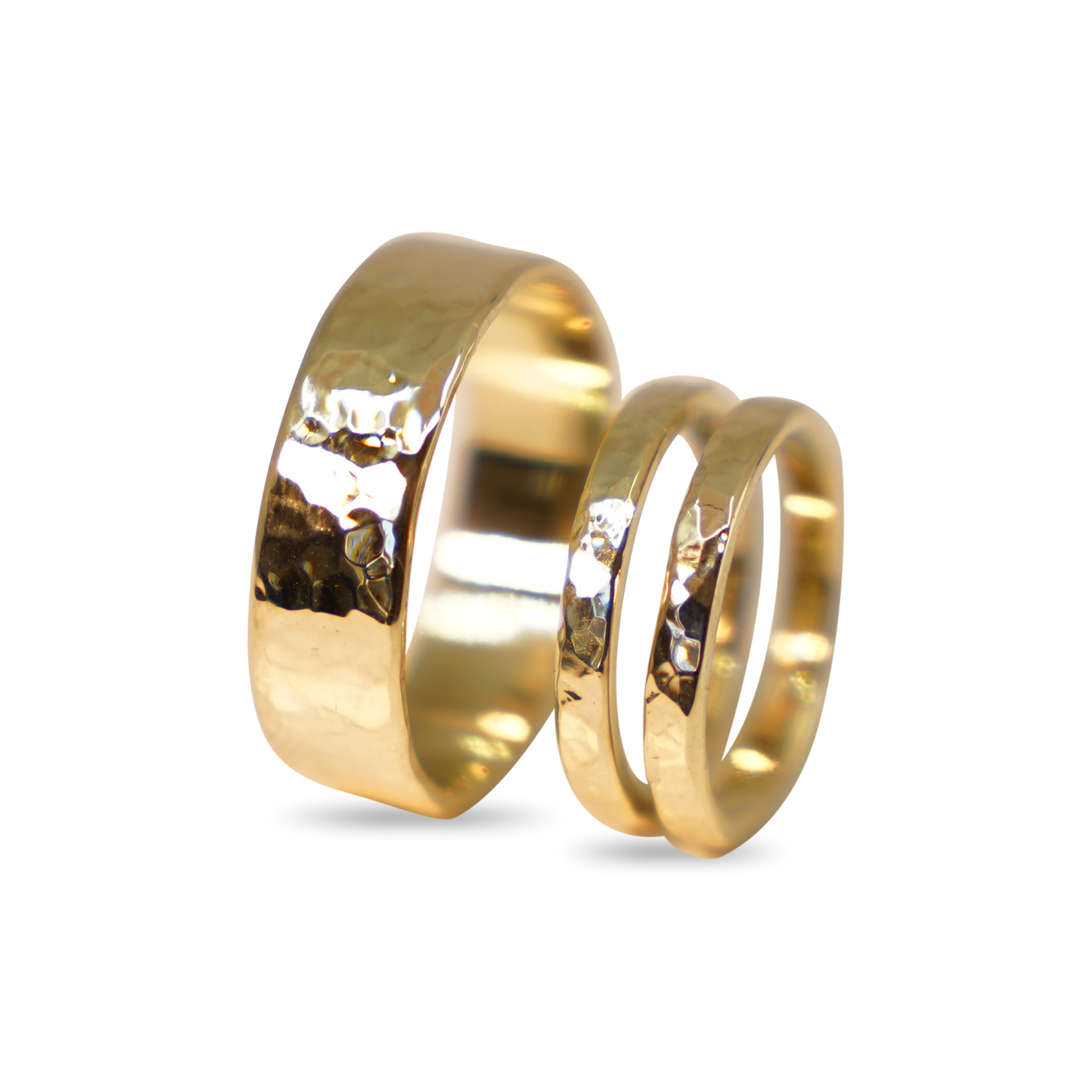 HANDGEMAAKTE GOUDEN TROUWRING