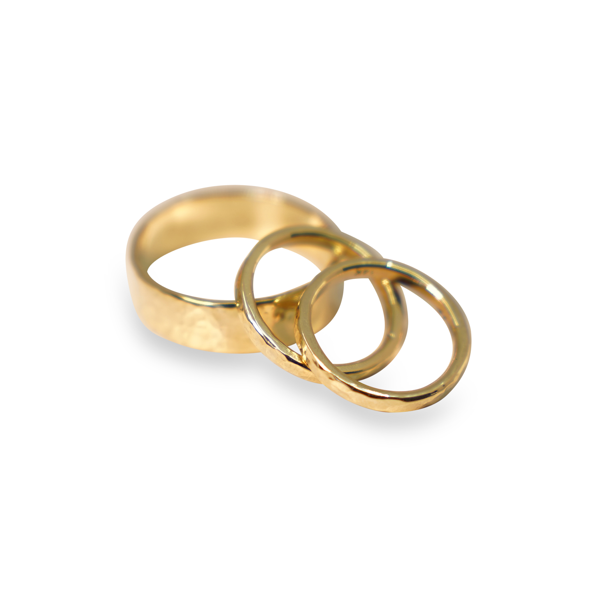 HANDGEMAAKTE GOUDEN TROUWRING