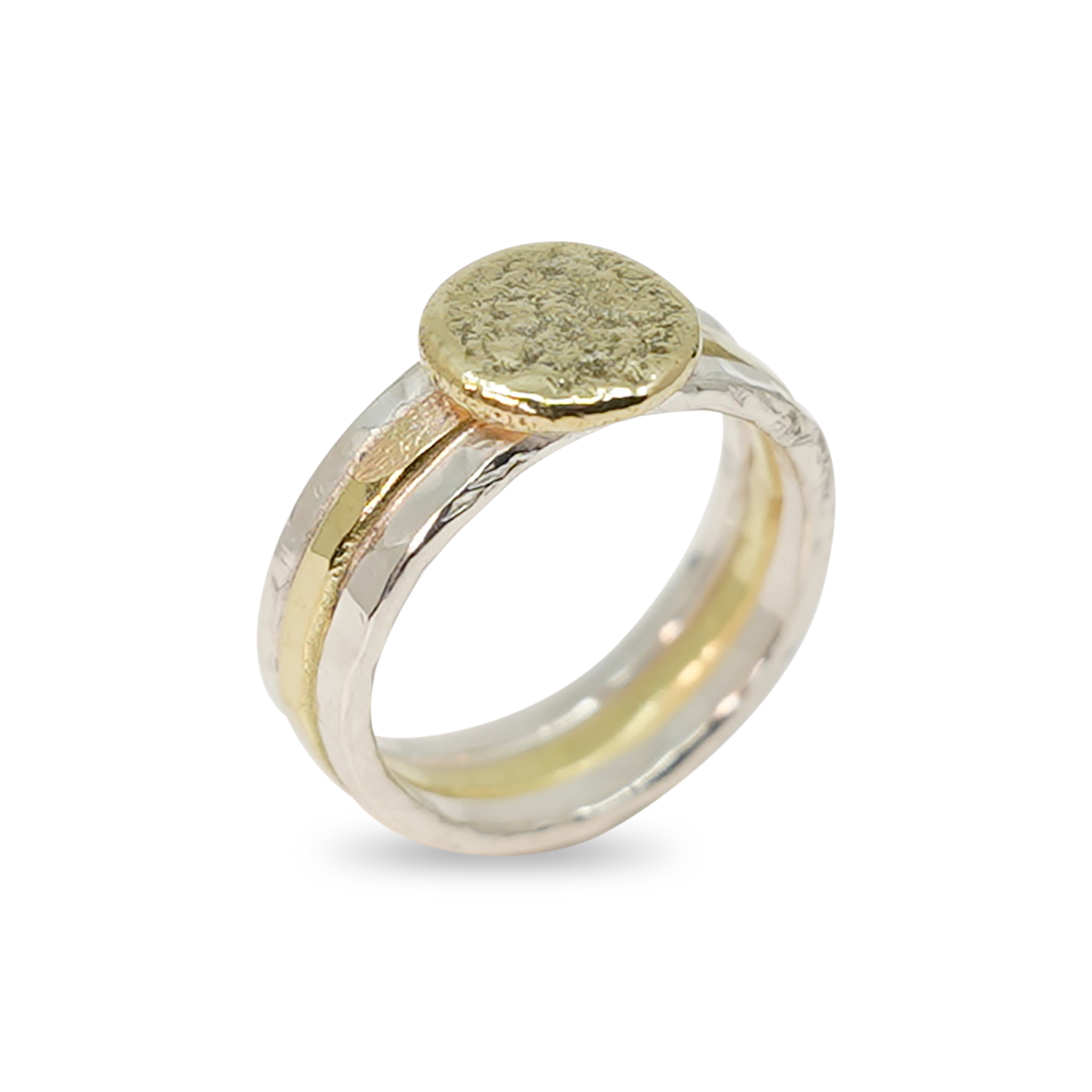 GOUD EN ZILVEREN GEHAMERDE RINGEN