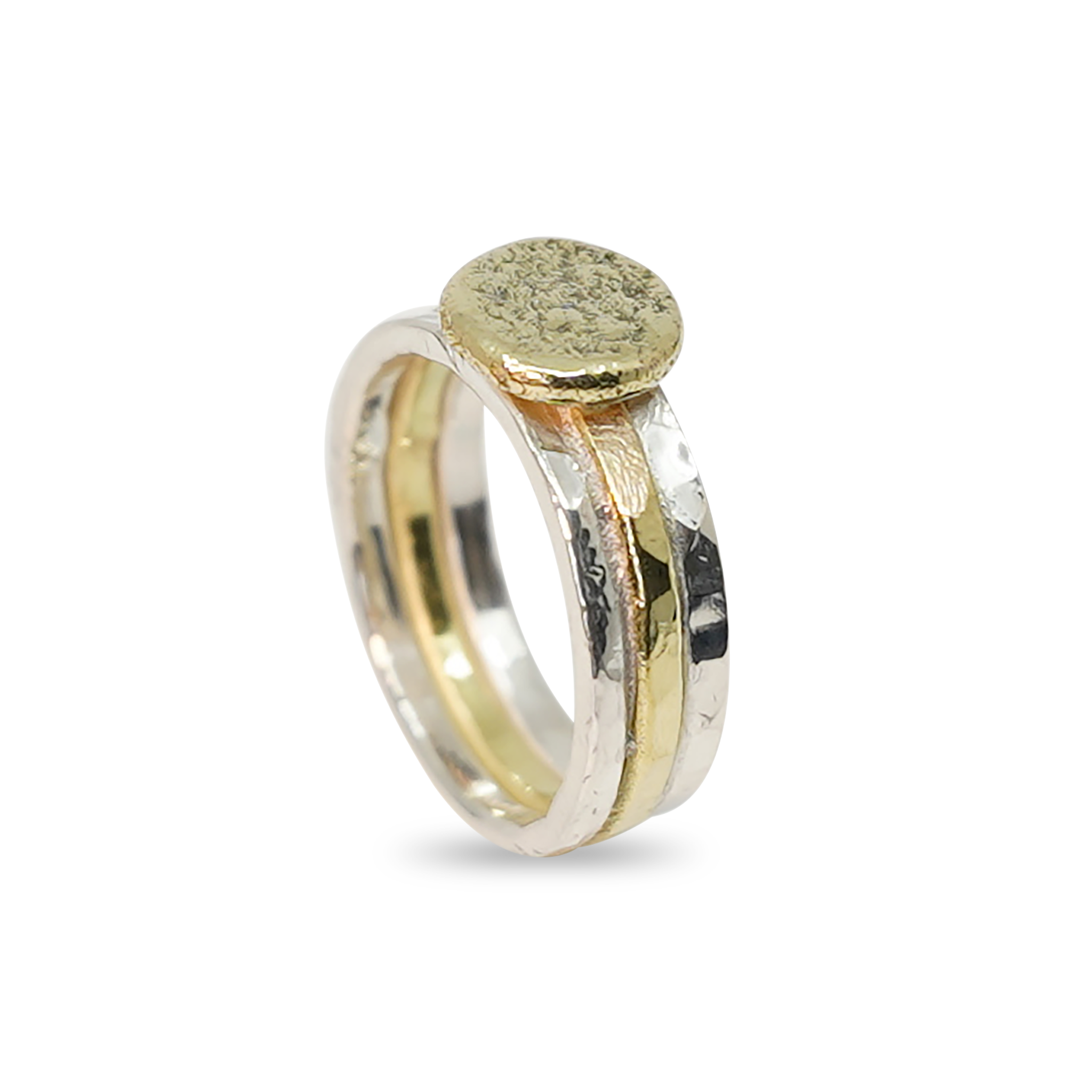 GOUD EN ZILVEREN GEHAMERDE RINGEN