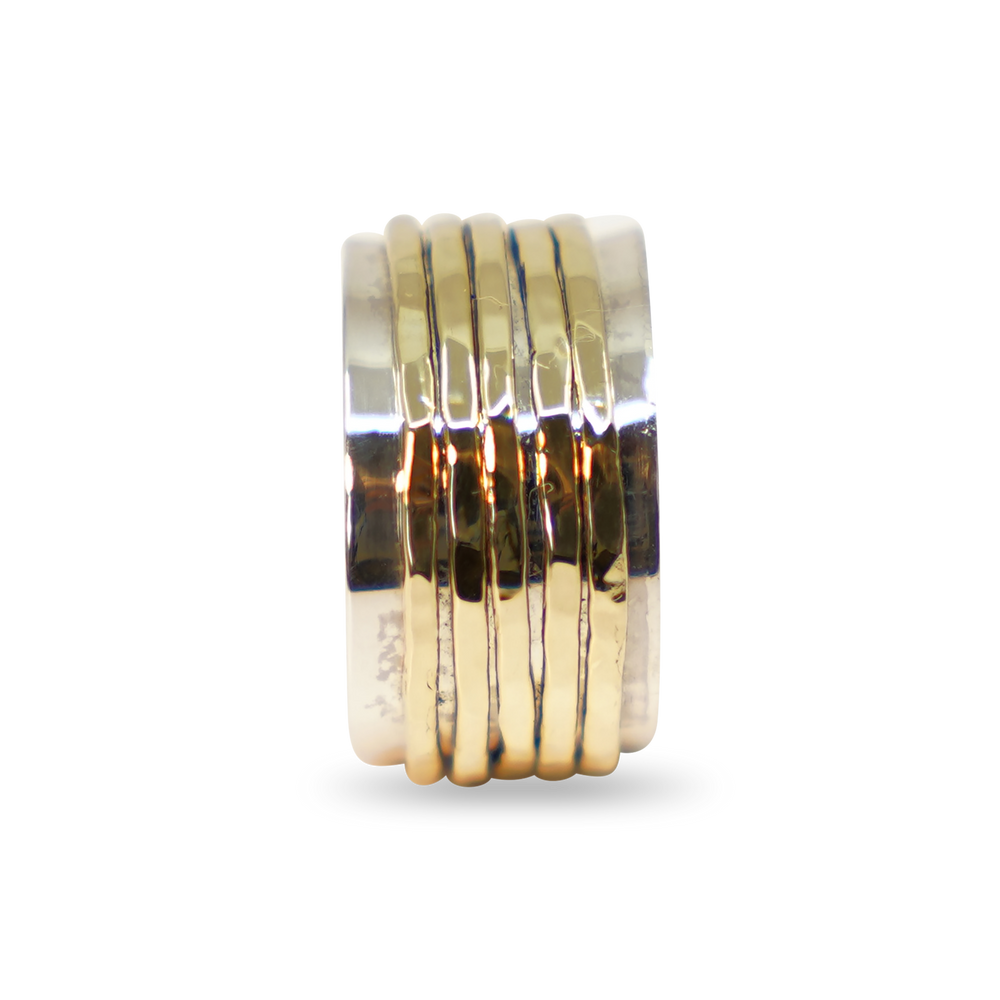 ZILVEREN RING MET LOSSE GOUDEN. RINGETJES
