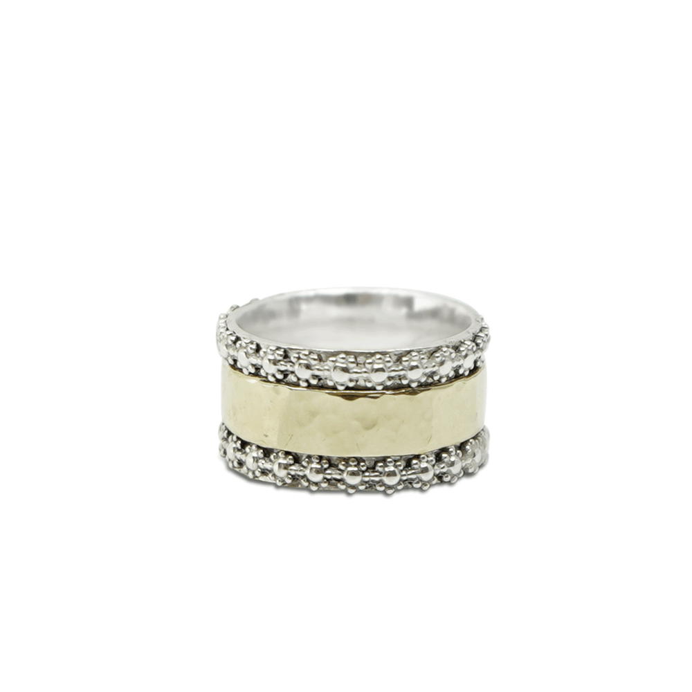 GOUD GEHAMERDE VROUWELIJKE RING MET ZILVEREN BLOEMETJES