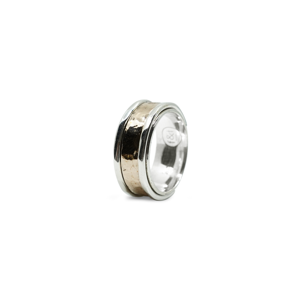 MODERNE ZILVEREN MANNENRING MET BRONZEN BAND