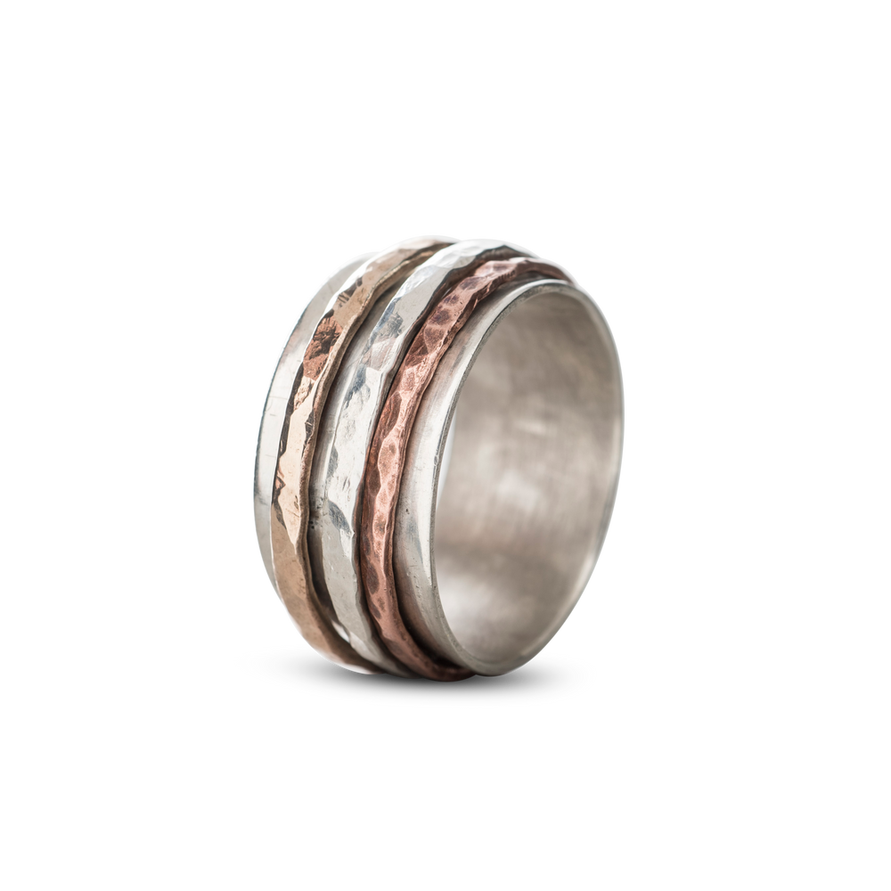 ZILVEREN MANNENRING MET DRIE KLEUREN METAAL 
