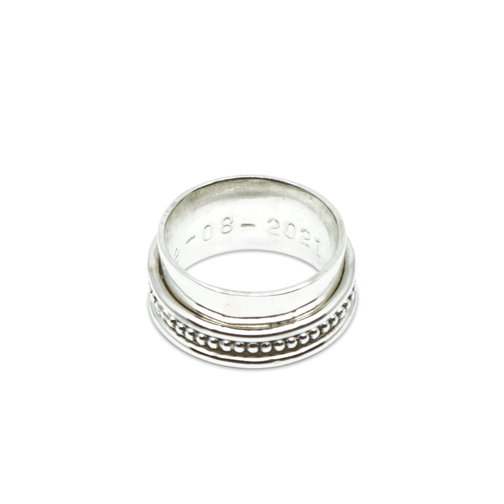 Fragile ring met inscriptie
